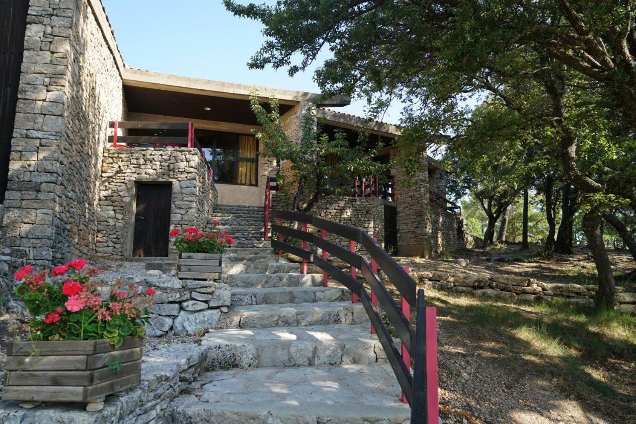 Vvf Luberon Provence Hotel Murs  Екстериор снимка